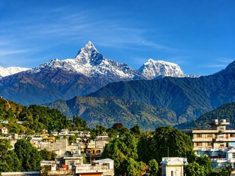 Beautiful Himalayan towns in India with mountains and scenic landscapes