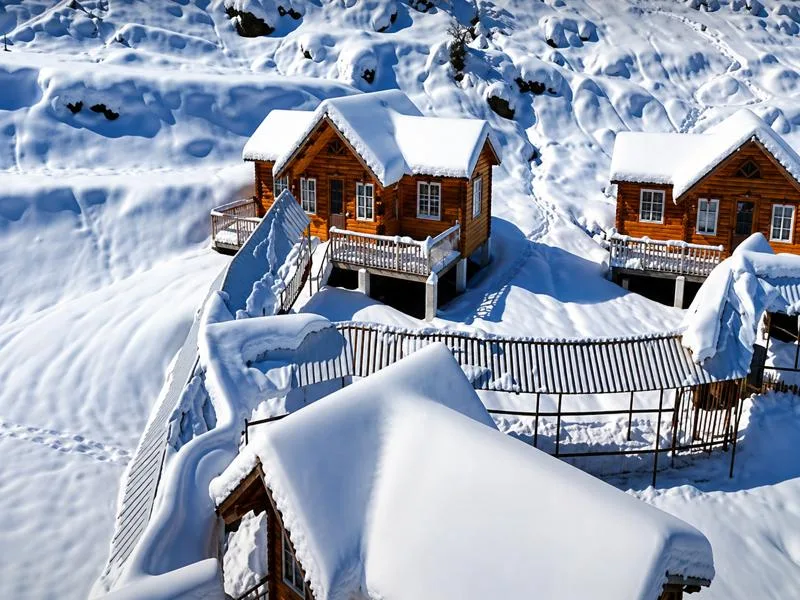 Beautiful hidden hill stations in India with scenic mountain views