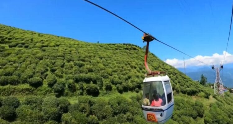 how to reach darjeeling from delhi