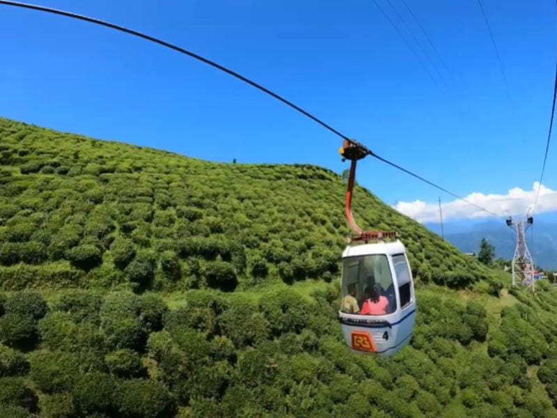 how to reach darjeeling from delhi