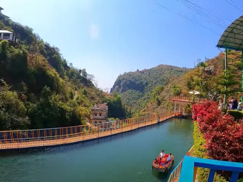 how to reach mussoorie from delhi