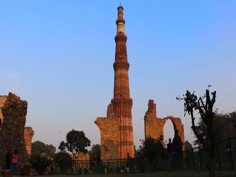 qutub minar morning view