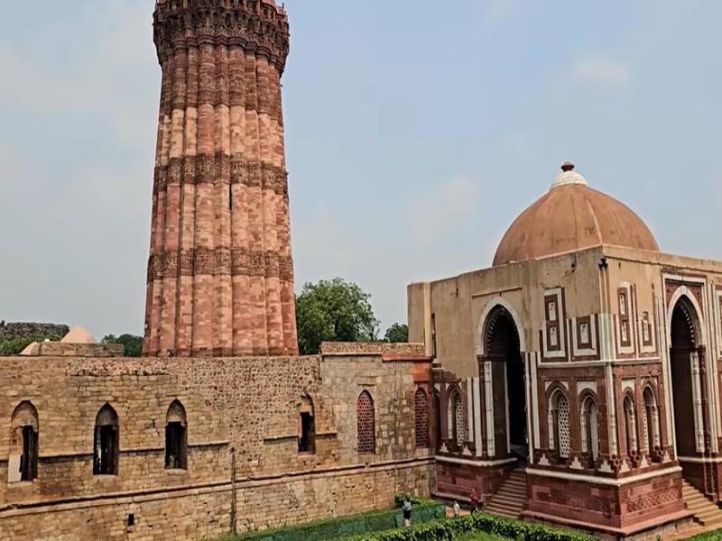 qutub minar tomb